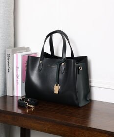 style code 【MERCURYDUO/マーキュリーデュオ】両アオリポケットサイド配色大開き開口 超軽量ハンドバッグ キーチャーム付