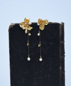 monshiro 【2WAY/スワロフスキー】シュウカイドウニハチライン ピアス