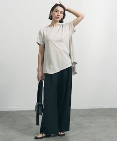 UNFILO 【一部店舗限定カラー】BEAUTY FORM-T フレアTシャツ