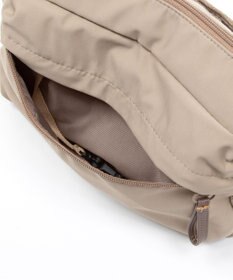 ACE BAGS & LUGGAGE World Traveler ミラ ショルダーバッグ  17532 ワールドトラベラー