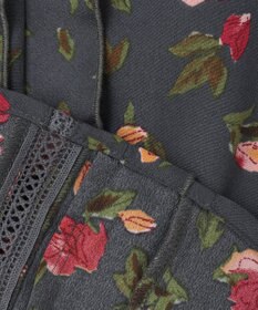 組曲 S カッティングローズプリント フリルブラウス