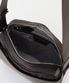 Y'SACCS シルキーリュクスショルダーバッグ