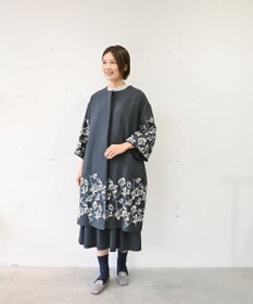 muuc 〈遠州織物の工場で織られた上質なコットン生地〉モクレン刺繍 ノーカラー ワイドシルエット コート（セットアップ可能）