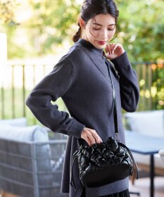 Tiaclasse キルティング巾着ショルダーバッグ