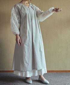 muuc キャッチ袖ワンピース〈日本製〉〈上品な透け感〉〈ベルト付きでAラインも〉〈体型カバー・フリーサイズ〉〈モードな異素材・オーガニックコットン使用〉