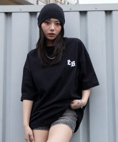 WEGO 【ユニセックス着用ITEM/MLサイズ展開】アクセ付きストレートライングラフィックT（SS）