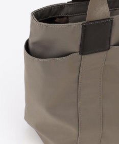 LA BAGAGERIE 【LA BAGAGERIE×HELLO KITTY】リボンチャーム付き　デイリートート　Mサイズ