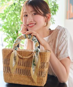 Tiaclasse 花柄ダイヤ型スカーフ
