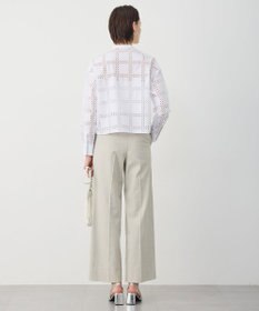 ICB L スクエアエンブロイダリー クロップドシャツ