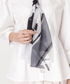 MOONBAT 【シルク100%】FURLA (フルラ) アーチロゴ 幾何学柄 シルクシフォンプリントスカーフ 150cm×35cm 手洗い可能