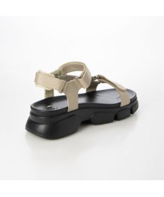 ing <ing>ボリュームソールスポーツサンダル