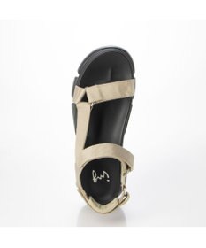 ing <ing>ボリュームソールスポーツサンダル