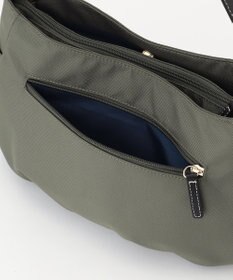 LA BAGAGERIE ポリエステルキャンバス　タックショルダー
