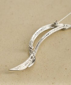 Tiaclasse マットメタルモチーフブローチ