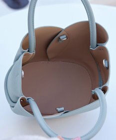 Tiaclasse 【安田美沙子さん着用・ポーチ・ショルダー紐付き】フラワーカットフェイクレザーバッグ