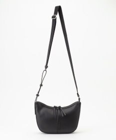 Y'SACCS ハーフムーンボディショルダーバッグ