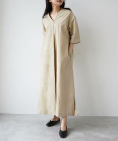 WHITE MAILS 【阿久津ゆりえコラボ】フロントタック Vネック ワンピース