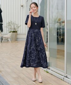 Tiaclasse モノトーンフラワープリントワンピース