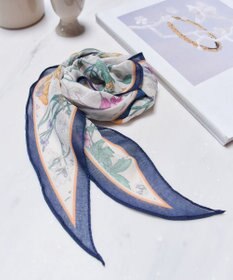 Tiaclasse 花柄ダイヤ型スカーフ