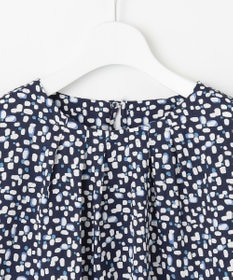 自由区 L 【カタログ掲載・セットアップ対応・洗える】ジオメトリックフラワードットプリント ブラウス