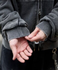 WEGO 【ユニセックス着用ITEM】ブリーチグラフィックZIPパーカー