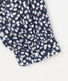 自由区 L 【カタログ掲載・セットアップ対応・洗える】ジオメトリックフラワードットプリント ブラウス