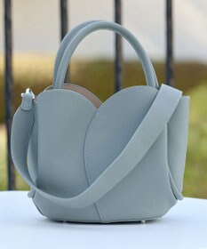 Tiaclasse 【安田美沙子さん着用・ポーチ・ショルダー紐付き】フラワーカットフェイクレザーバッグ