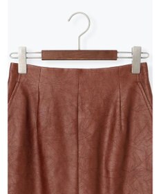 Te chichi クラックレザーライクナロースカート