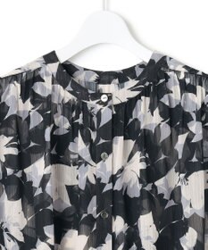 23区 【洗える】Ratti シャドーフラワー プリント ブラウス