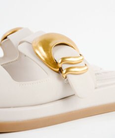 STEVE MADDEN BAY-RIDGE ビッグバックルフラットサンダル