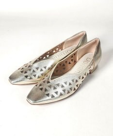 Dominic3 レーザーカット Vカットパンプス