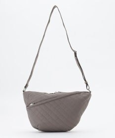 Y'SACCS ナイロンキルティングボディバッグ