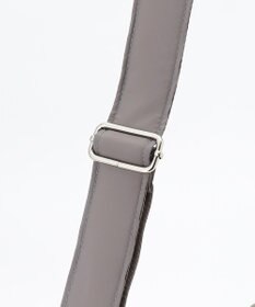 Y'SACCS ナイロンキルティングボディバッグ