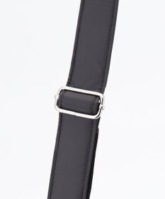 Y'SACCS ナイロンキルティングボディバッグ