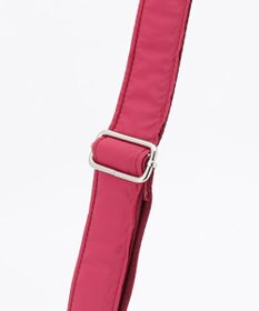 Y'SACCS ナイロンキルティングボディバッグ