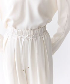 BEIGE， RUE / ドライタッチイージーセミワイドパンツ