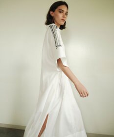 BEIGE， AXI / 刺繍ステッチ ドルマンロングドレス