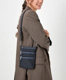 LeSportsac 3 ZIP CROSSBODY/ディープシーブルー