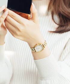 CITIZEN 【大人可愛い トノー型限定モデル】電池交換 時刻修正不要 ソーラーテック電波時計