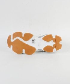 STEVE MADDEN SKYBOX ボリュームソールメタリックラインスニーカー