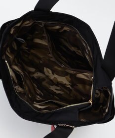 LA BAGAGERIE 【LA BAGAGERIE×HELLO KITTY】リボンチャーム付き　デイリートート　Mサイズ