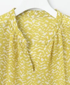 自由区 【洗える】ウェーブパターンプリント ブラウス