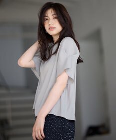 ANY マットサテン袖タックブラウス