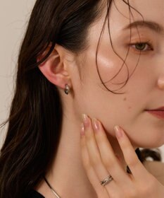 Phoebe 〈金属アレルギー対応〉クレセントカーブスナップイヤリング　シルバー/ニッケルフリー