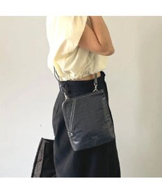 PELLE BORSA 縦型ポシェット Alive アライブ 4437