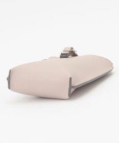 自由区 レザーバックルスマホポシェット