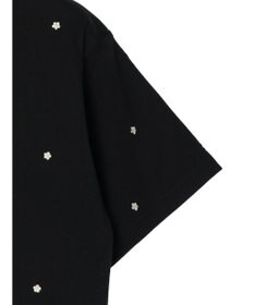 Green Parks ・Ｄｏｕｂｌｅ　Ｆｌａｇｓ　フラワー刺繍Ｔシャツ