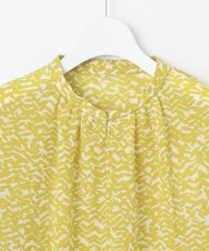 自由区 【洗える】ウェーブパターンプリント ブラウス