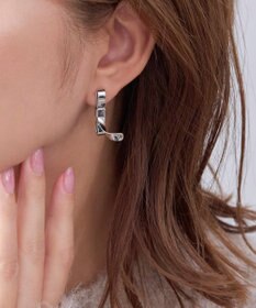 Phoebe ニュアンスリボンピアス　シルバー