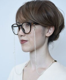 monshiro 【セレモニーにも】スズラングラスパールロングネックレス（メガネチェーンにも）